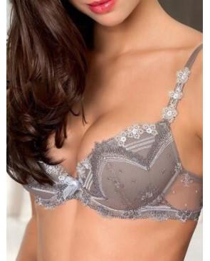  lingerie décolleté Lise charmel en fin de série jolie dentelle