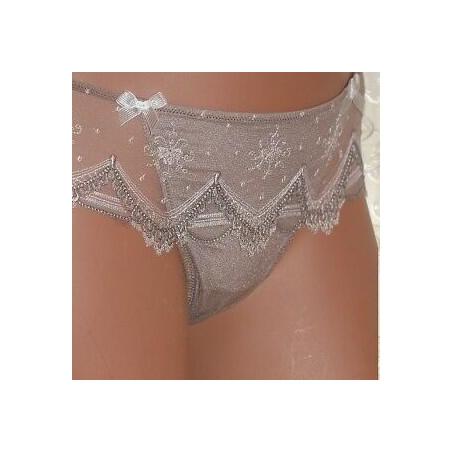Shorty Seychelles en vue Lise Charmel