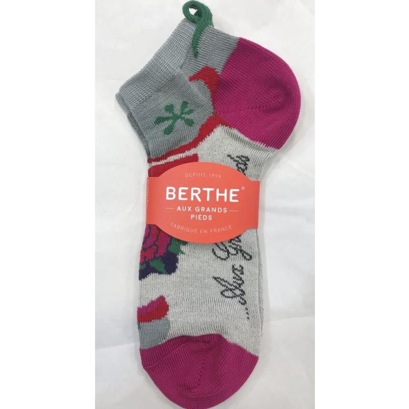 Socquette Berthe aux grands Pieds fleurs courronnées