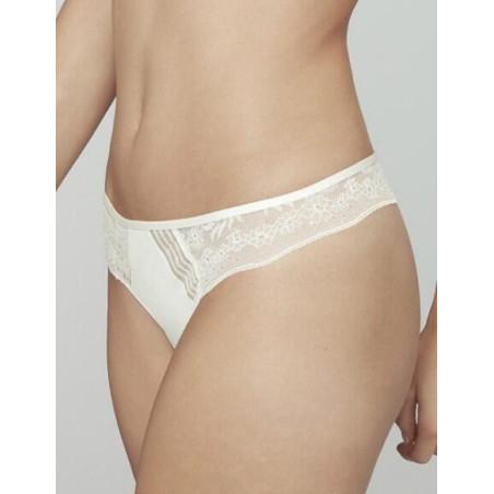 String Amazone Lou en dentelle authentique