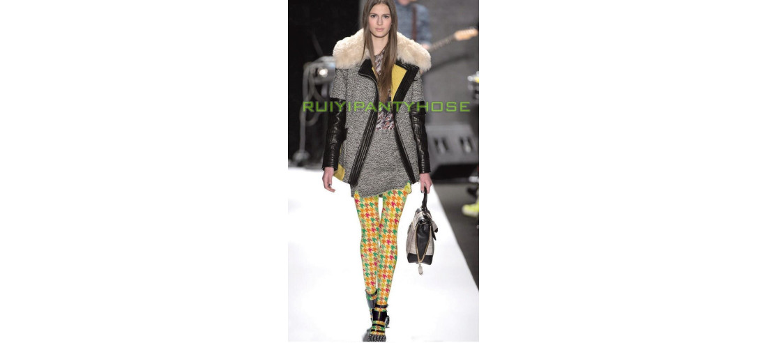 Collant imprimé pied de poule défilé