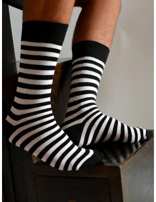 Trick chaussettes noire et blanche