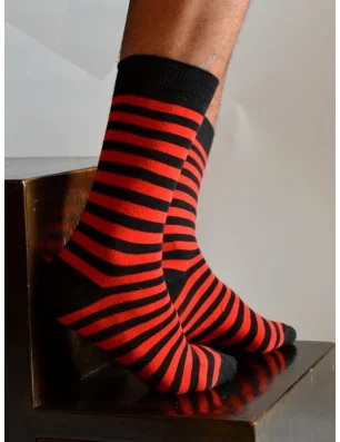 Chaussettes Rayures noires et rouges