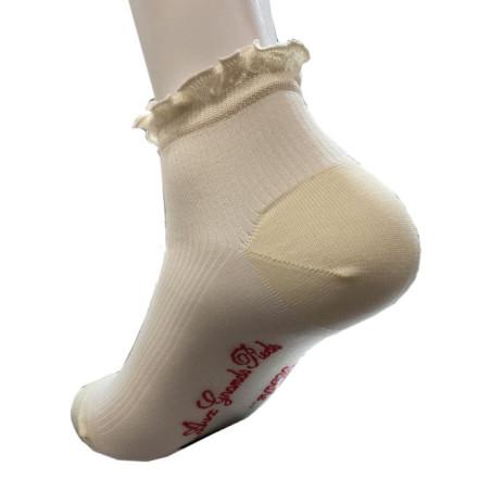 Socquettes  soie ivoire cotes et Frou Frou Berthe aux grands Pieds