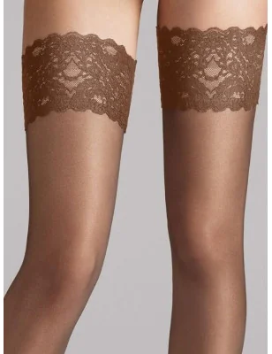 Bas up Wolford satin touch 20 coca