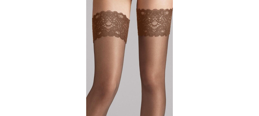 Bas up Wolford satin touch 20 coca