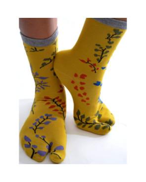 Chaussettes-japonaises-coton-les-petits-caprices-moutarde-fleuries
