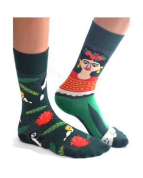 Chaussettes-les-petits-caprices-art-museum-asymétrique-Frida-Kahlo-et-nature-profil