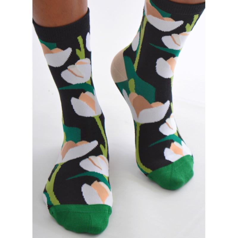 Chaussettes Noires Fleurs Blanches Abstraites