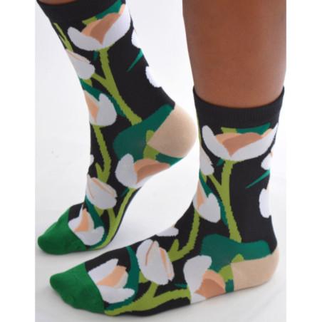 Chaussettes Noires Fleurs Blanches Abstraites