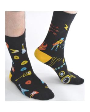  Chaussettes-les-petits-caprices-asymétriques-rock-et-festival-profil