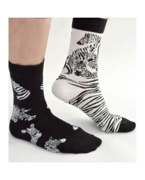 Chaussettes-les-petits-caprices-asymétriques-zébres-mixte--profil-détail