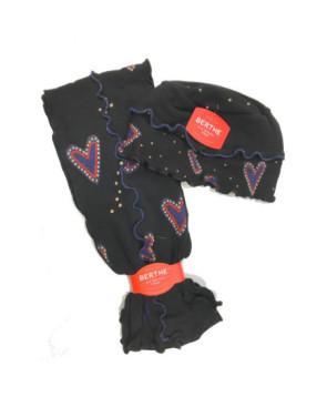 Coffret-best-of-Berthe-aux-grands-pieds-bonnet-echarpes-coeurs-bijoux