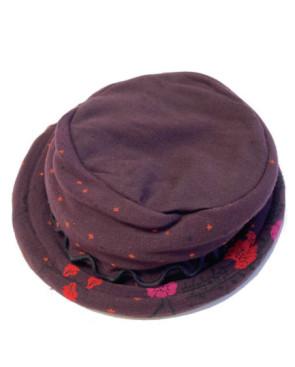  Coffret-best-of-Berthe-aux-grands-pieds-chapeau-echarpes-Bouquet-fleuri-bordeaux-chapeau