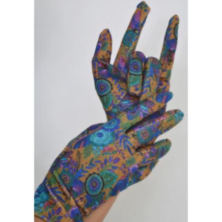 Gants-polaire-imprimé-les-petits-caprices-Hortense-moutarde-sur-main-pouce