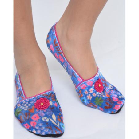 Chaussons-velours-imprimé-les-petits-caprices-harmonia-pink-face