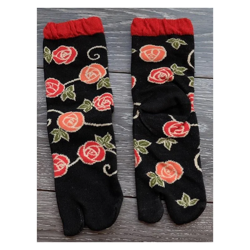 Chaussettes Japonaises noires coton fleuris à laçage