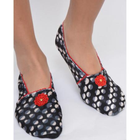 Chausson-velours-imprimé-les-petits-caprices-Pum-Pum-red-pieds-face