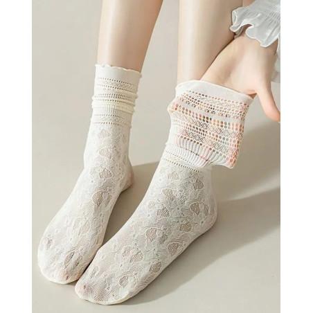 chaussettes-dentelle-resille-ivoire-Les-petits-caprices-chaussure-souple