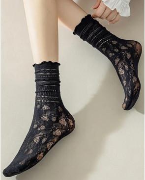  chaussettes-dentelle-resille-noir-Les-petits-caprices-avant