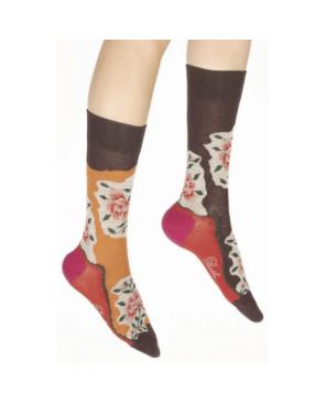  Chaussettes-Berthe-aux-grands-pieds-fleurs-de-choco-asymétrique-laine-et-coton-vrai