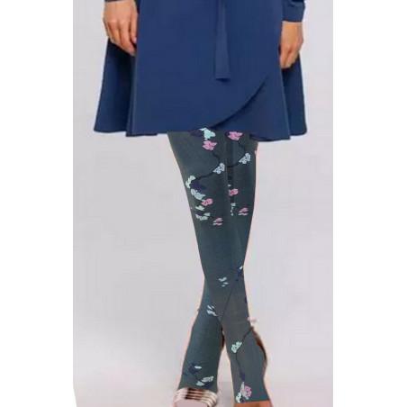 Collant-berthe-aux-grands-pieds-sakura-Fleuri-ciel-porté