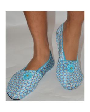  chaussons-tissu-imprimé-de-voyage-ixli-les-petits-caprices-balloon-bleu-porté