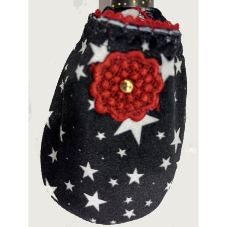 Chaussons-Les-Petits-Caprices-Stars-rouge-détail