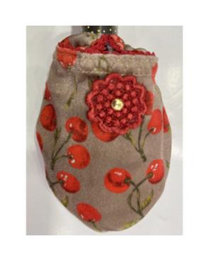 Chaussons-Les-Petits-Caprices-velours-Cherry-rouge-détail