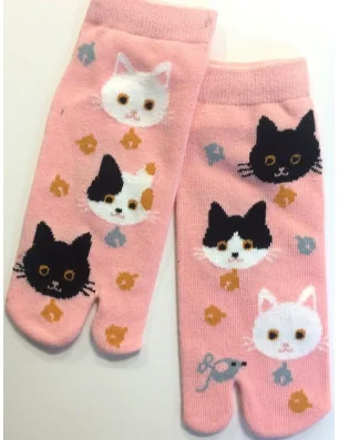 Chaussettes Japonaises roses chats noires et blancs