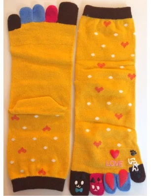 chaussettes jaunes 5 doigts petits Coeurs