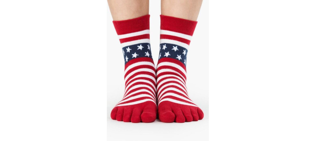 chaussettes 5 doigts etoiles et rouges rayures