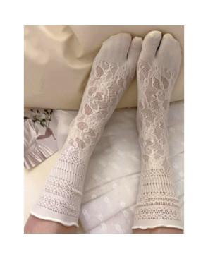 Chaussettes-Tabis-dentelle-Fleurs-et-géométrique-ivoire-détail