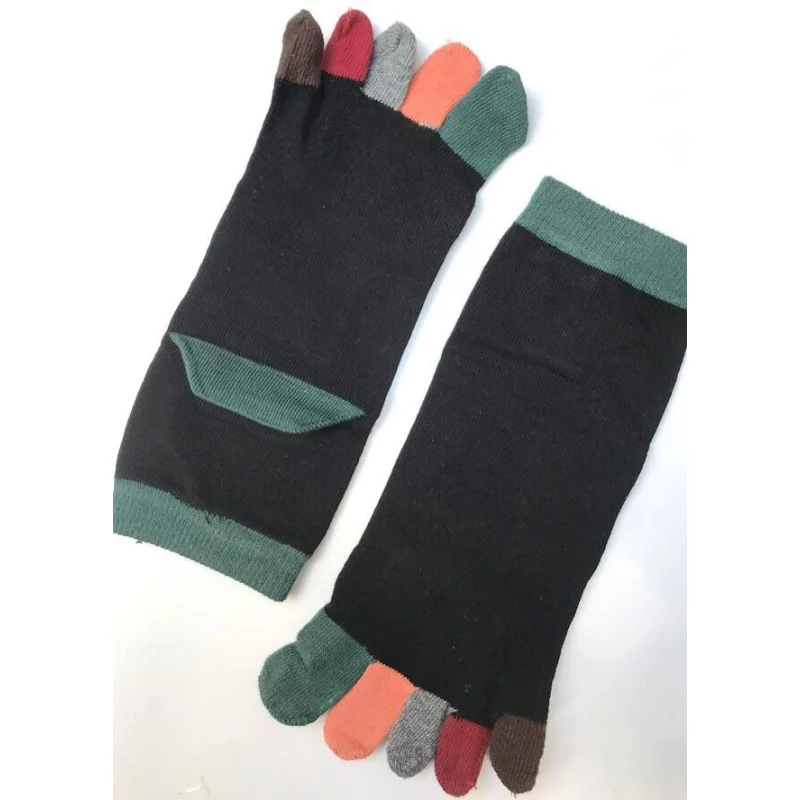 Chaussettes noires doigts colorés