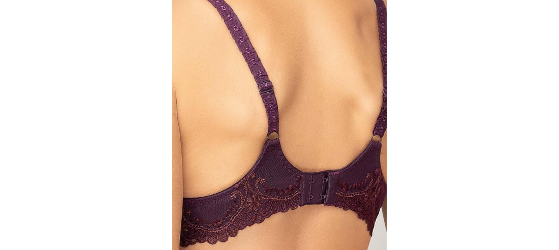 Dos soutien gorge empreinte carmen iris joliment décoré en dentelle chic