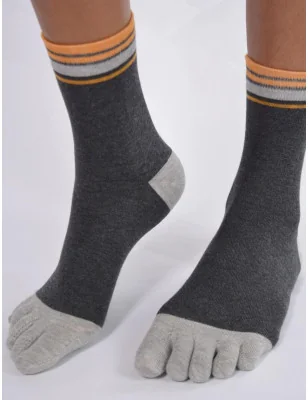 Jolies chaussettes à 5 doigts de pieds gris