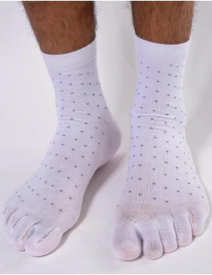 chaussettes blanches 5 doigts petits pois