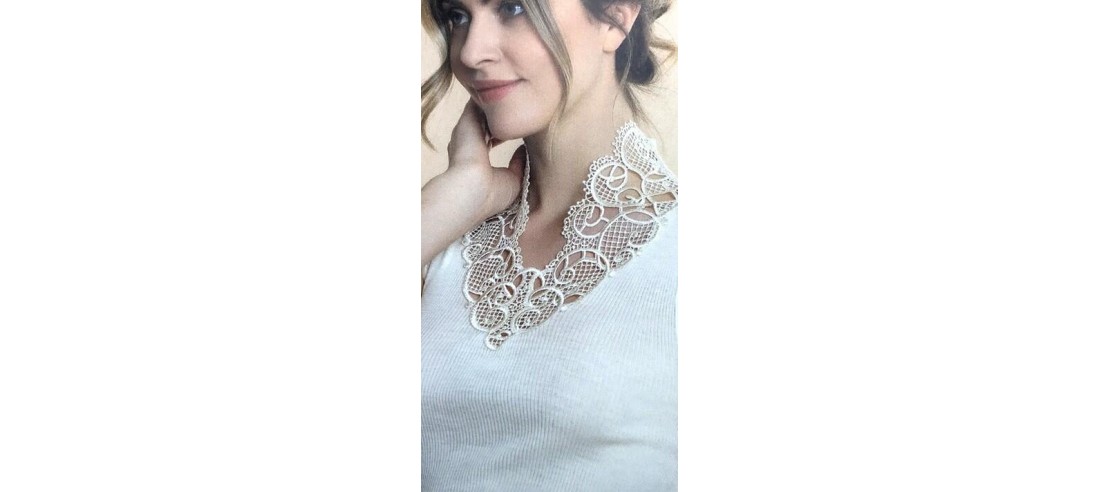 Moretta ivoire dentelle crochet col v