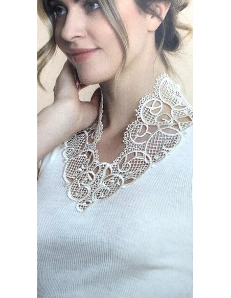 Moretta ivoire dentelle crochet col v