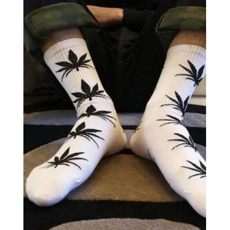 chaussettes feuilles de cannabis