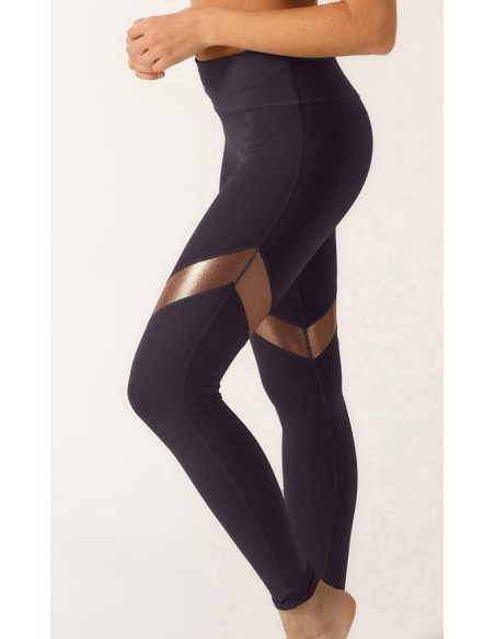 Lingerie Empreinte de Sport bien coupé chic et tenue irréprochable, pantalon de sport