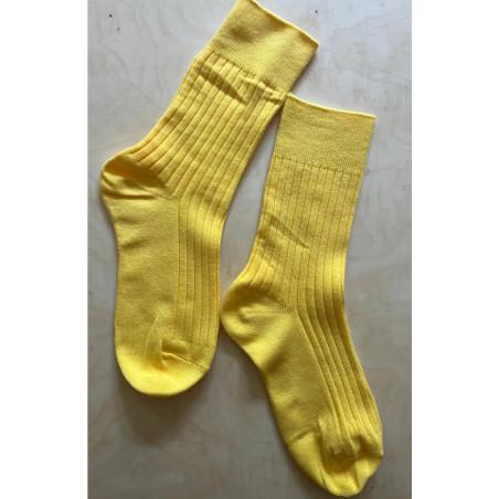 Chaussettes-coton-cotes-classique-jaune-poussin