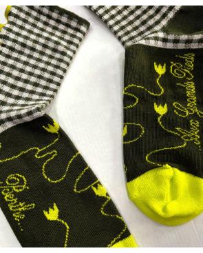 chaussettes-Berthe-aux-grands-pieds--fil-d-ecosse-vivhy-fleurs-jaunes-détail-matière