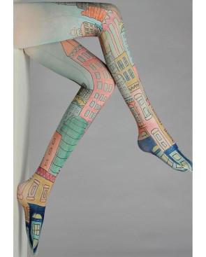 Collant-imprimé-Leopoldo-Caprices-Joli-immeubles-de-couleurs-face-avant-profil
