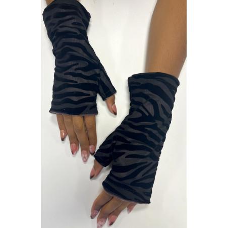 mitaines-reversible-Zebre-noir-velours-mauve