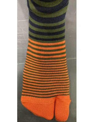 Chaussettes Japonaise Rayures asymétriques kaki bleus orange Berthe aux grands Pieds détail pieds