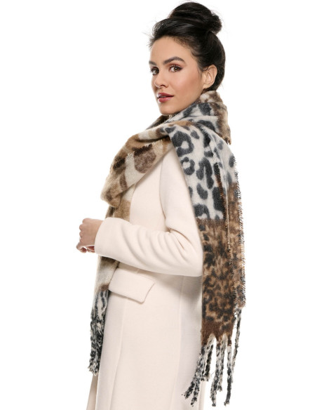 Echarpe-polaire-patchwork-fauve-eac190-porté