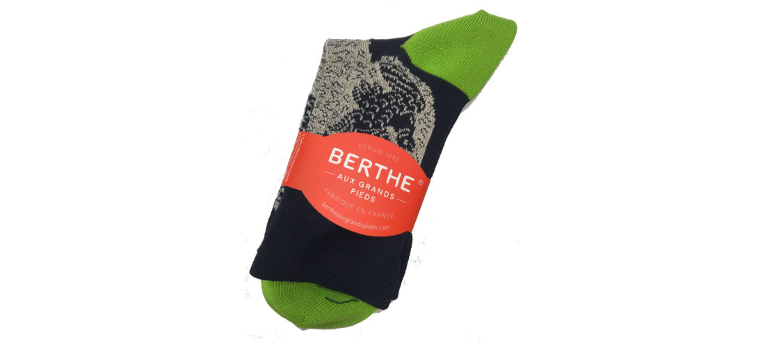 Berthe-aux-grands-pieds-chaussettes-fil-d-ecosse-COLOMBE-de-la-paix-la-paire