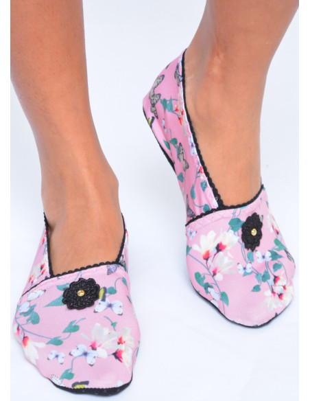 Chaussons-de-voyage-imprimé-les-petits-caprices-P'Tiyon-noir