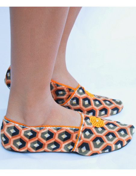 Chausson-velours-imprimé-les-petits-caprices-bee-yellow-profil